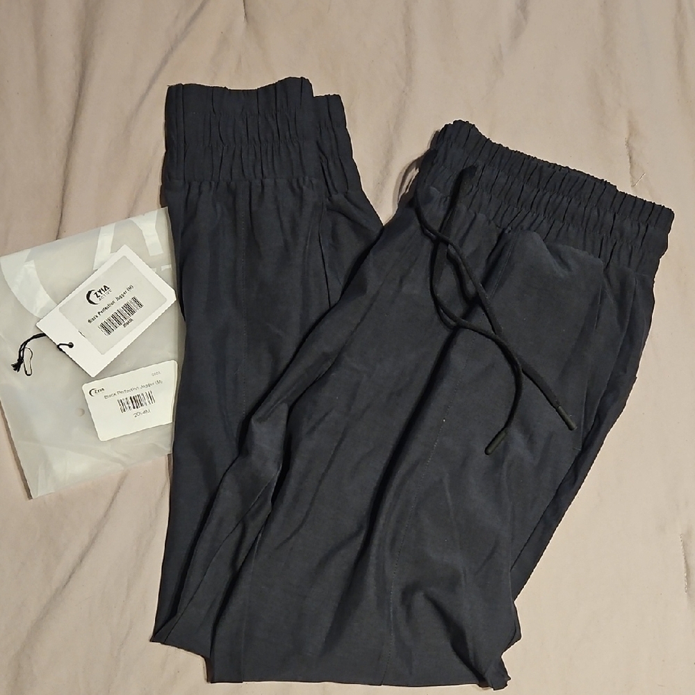 ZYIA Black Perfection Jogger (Retired)